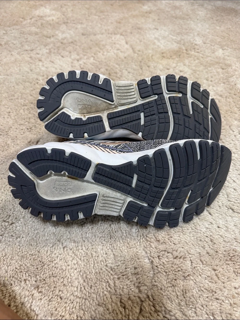 Brooks sneakers - Picture 4 of 7